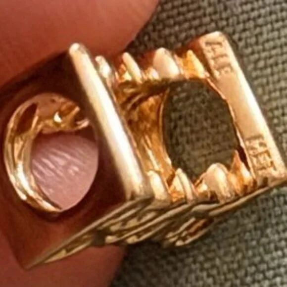 Authentic Besos Script Charm - Picture 5 of 5